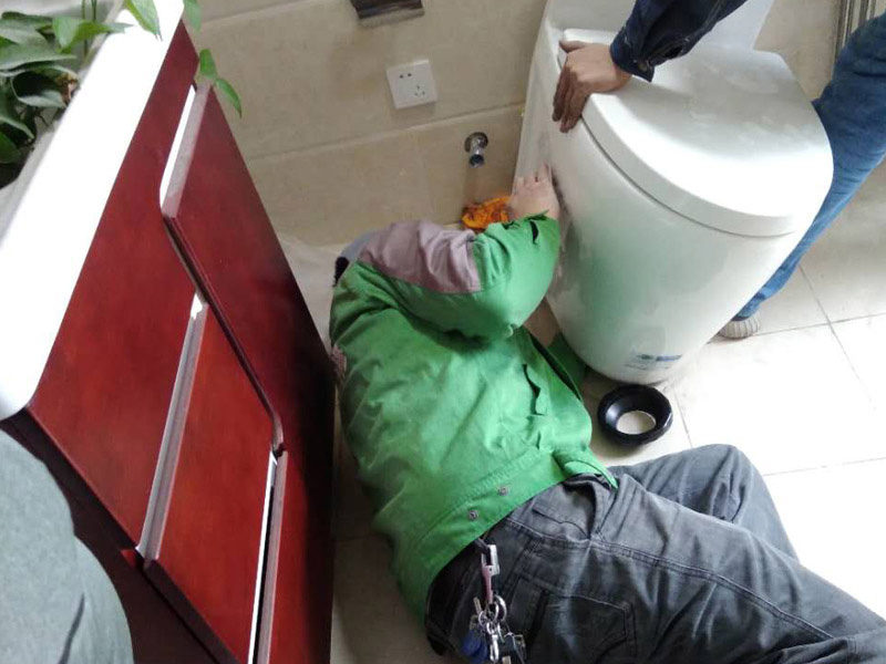 夏季衛(wèi)生間返臭難以忍受？一修教你如何
