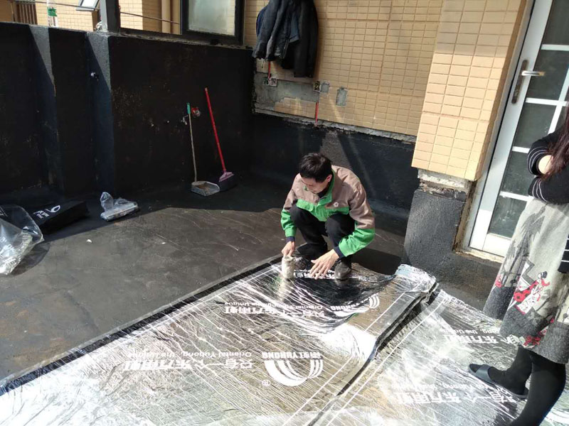 北京修理屋頂漏水，北京屋頂漏水怎么修