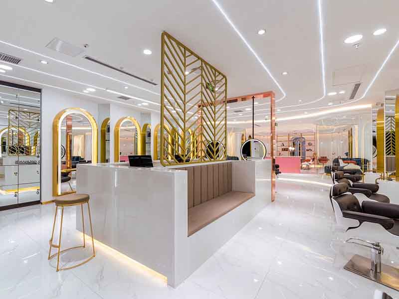 德陽理發(fā)店設計中，客人等候區(qū)和操作作