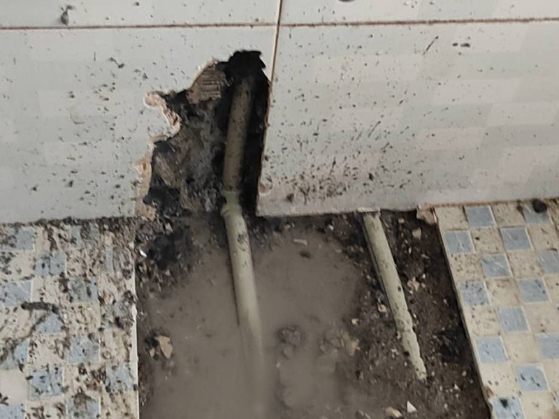 衛(wèi)生間地面瓷磚縫滲水，衛(wèi)生間地面滲水